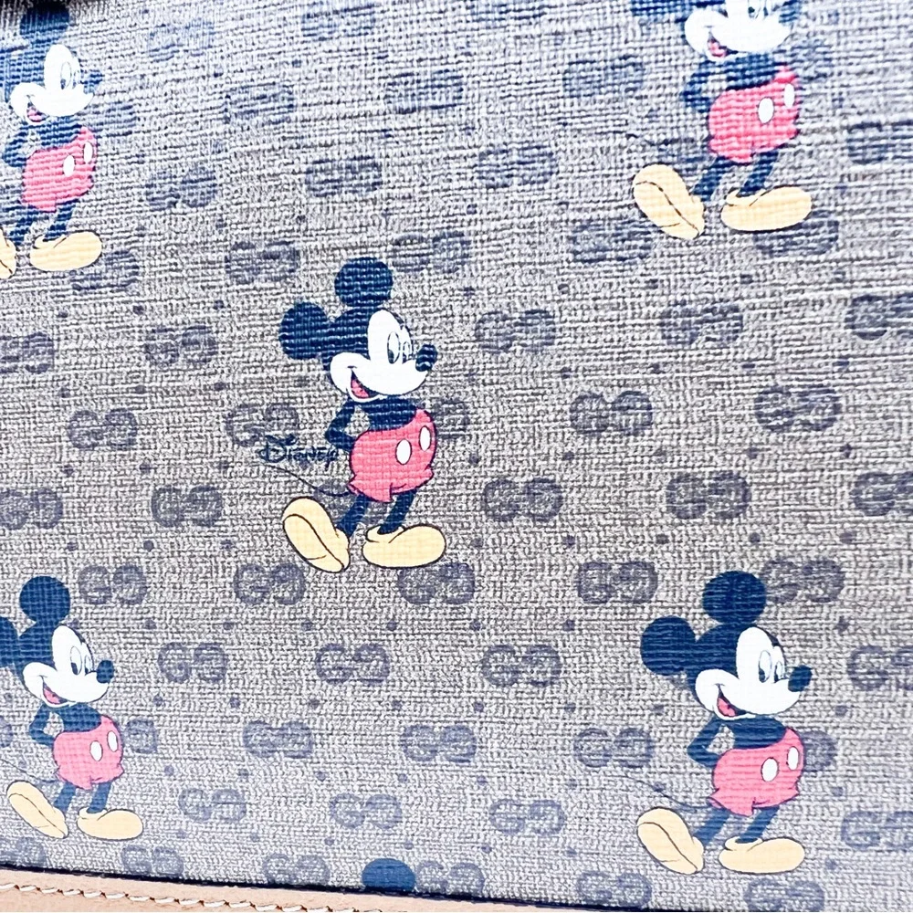 Gucci x Disney GG Supreme Mickey Mouse Pouch🔥🔥😳 - Picture 2 of 16